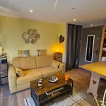 Lejlighed 2 Pieces Climatise Avec Terrasse Et Parking A Ste Maxime - Fr-1-780-43