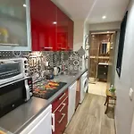2 Pieces Climatise Avec Terrasse Et Parking A Ste Maxime - Fr-1-780-43