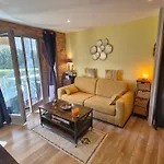 2 Pieces Climatise Avec Terrasse Et Parking A Ste Maxime - Fr-1-780-43