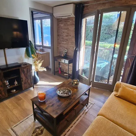 2 Pieces Climatise Avec Terrasse Et Parking A Ste Maxime - Fr-1-780-43 * Sainte-Maxime