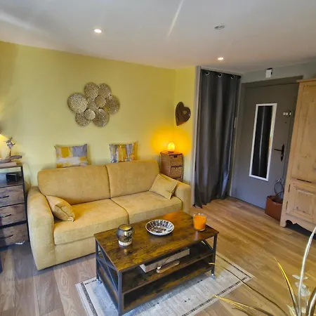 2 Pièces Climatisé, Belle Terrasse, Parking Privé, Proche Centre-ville Et - Fr-1-780-43 Apartamento