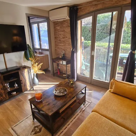 2 Pièces Climatisé, Belle Terrasse, Parking Privé, Proche Centre-ville Et - Fr-1-780-43 Apartamento Sainte-Maxime