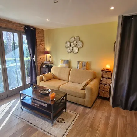 2 Pièces Climatisé, Belle Terrasse, Parking Privé, Proche Centre-ville Et - Fr-1-780-43 Apartamento Sainte-Maxime
