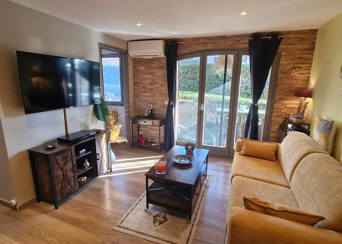 Апартаменти 2 Pieces Climatise Avec Terrasse Et Parking A Ste Maxime - Fr-1-780-43